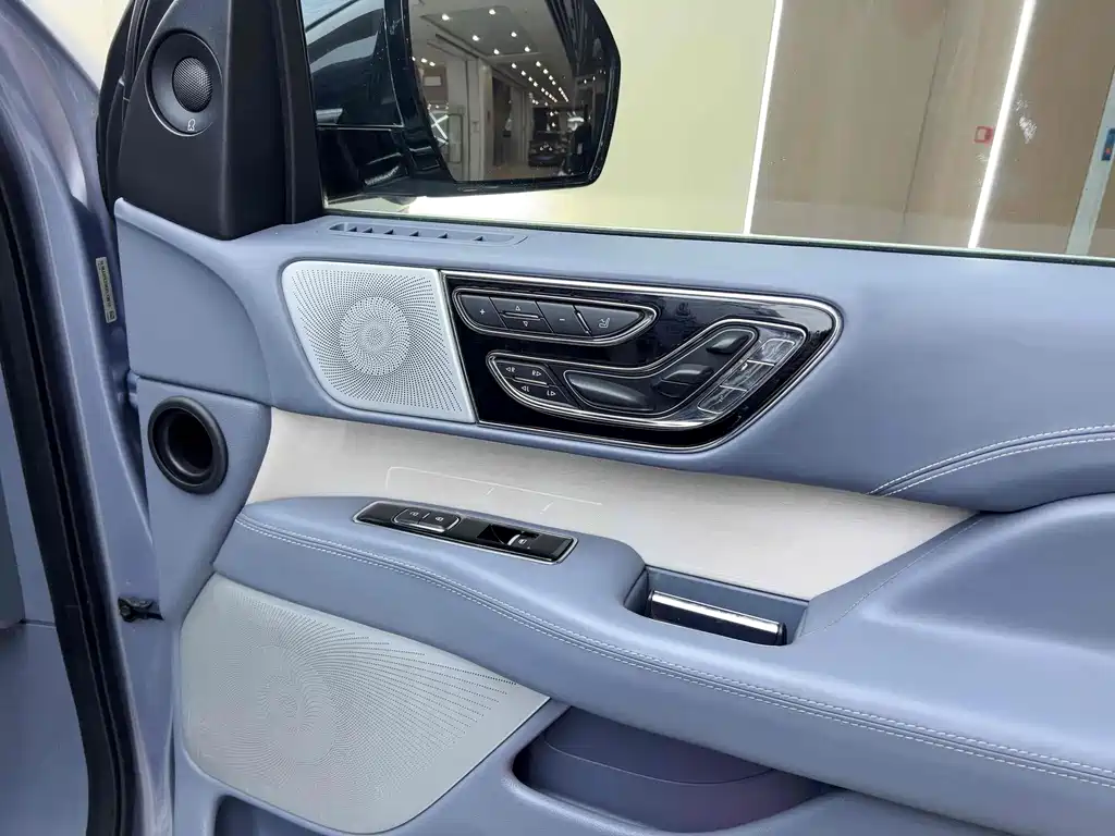Lincoln Navigator — миниатюра 6