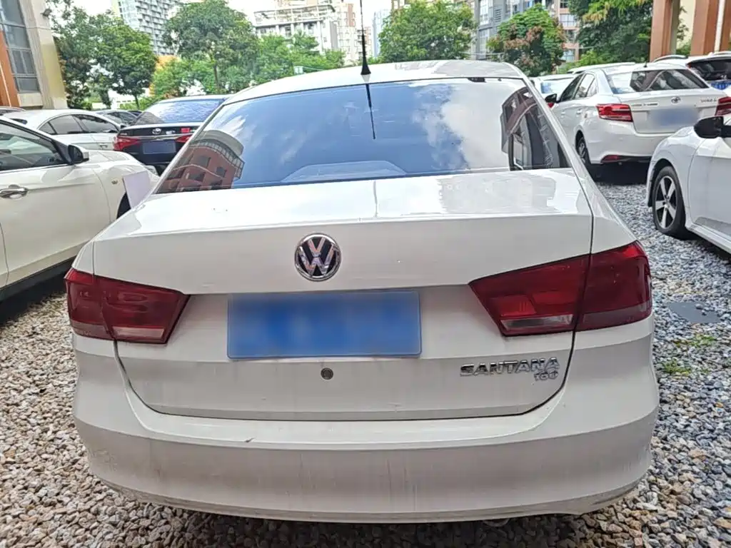 Volkswagen Santana — миниатюра 6