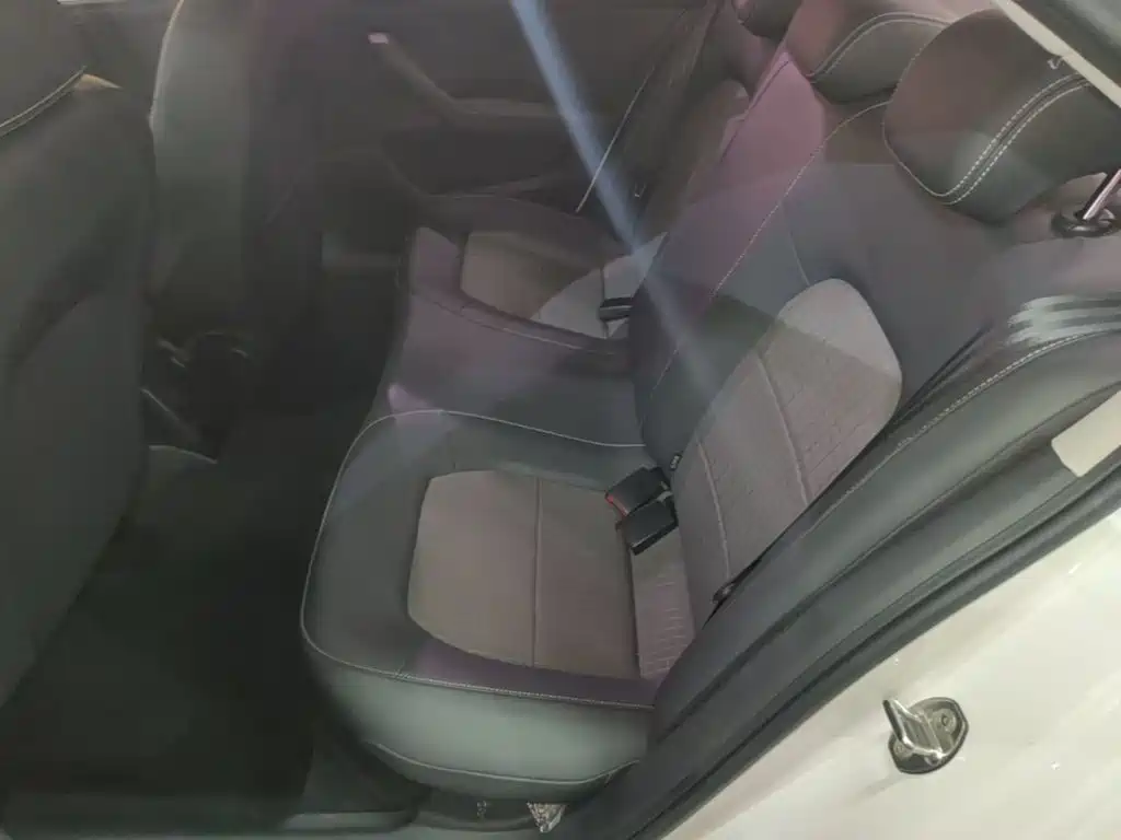 Volkswagen Santana — миниатюра 17