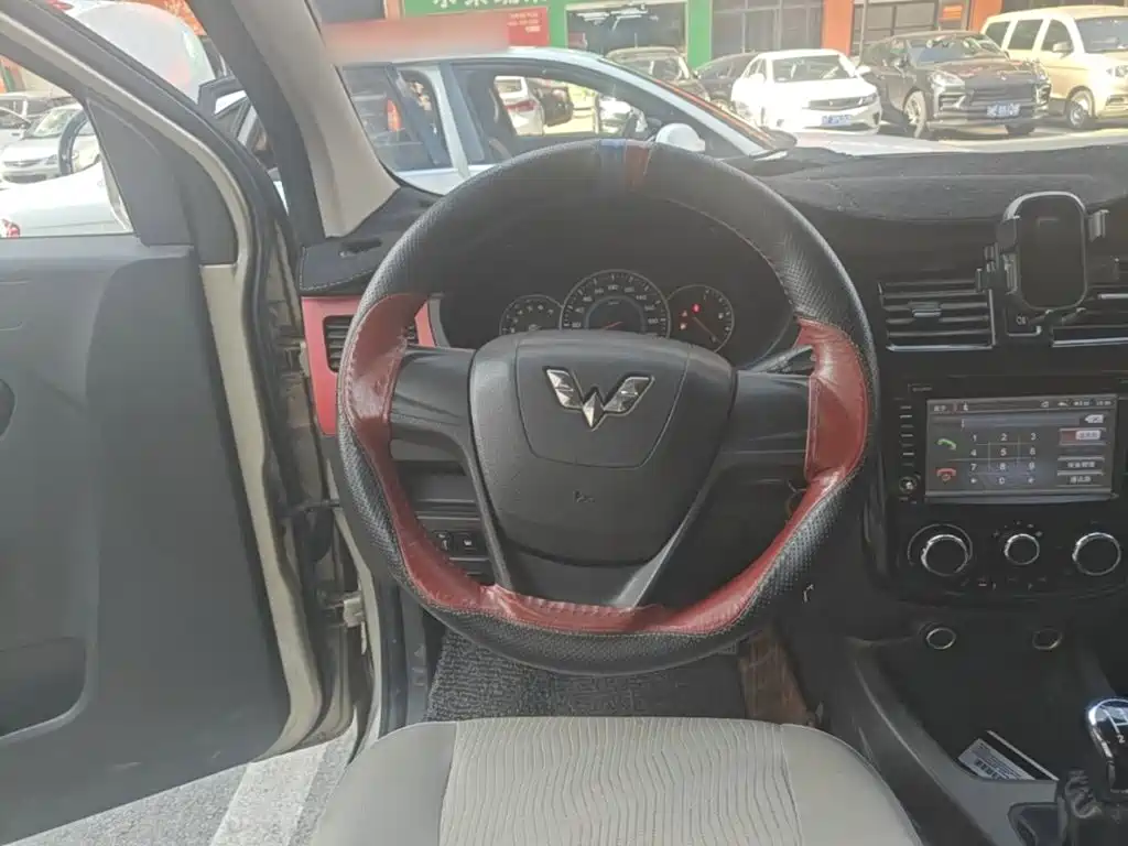 Wuling Rongguang V — миниатюра 11