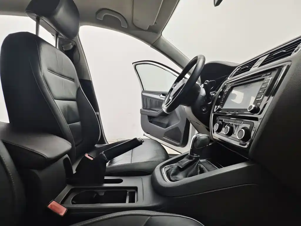 Volkswagen Sagitar — миниатюра 15