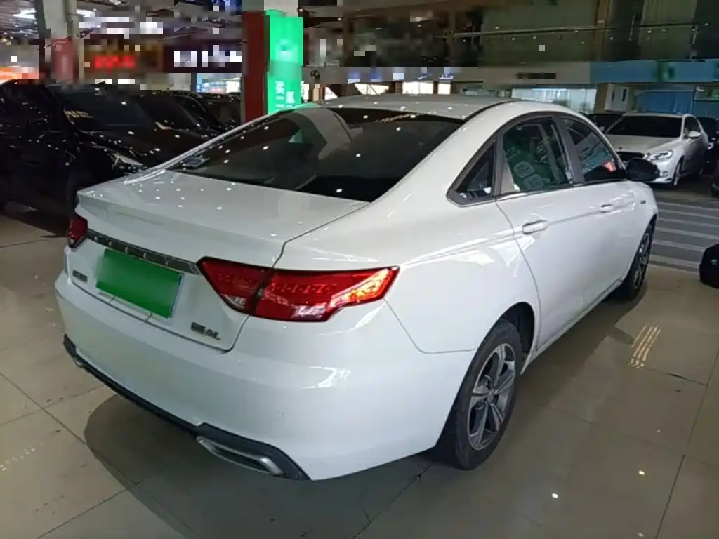 Geely Emgrand GL — миниатюра 7