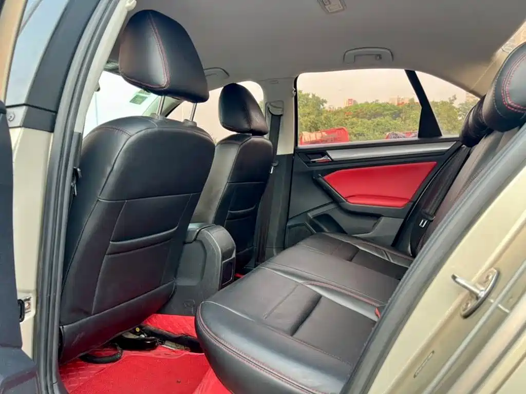 Volkswagen Bora — миниатюра 7