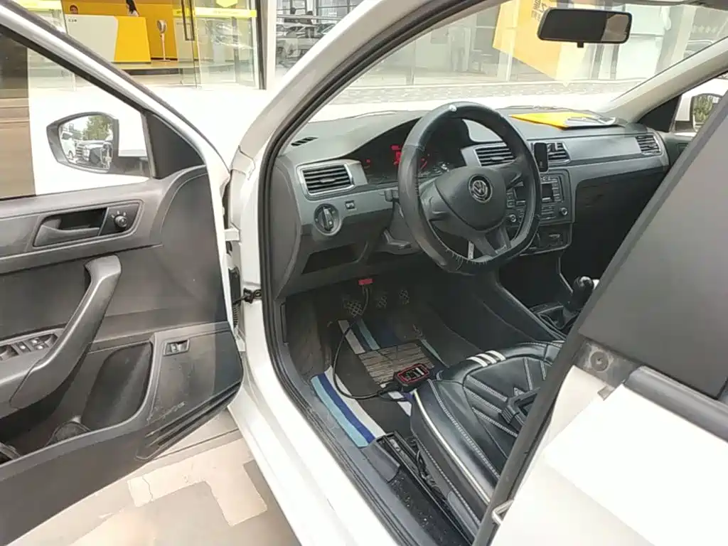 Volkswagen Santana — миниатюра 16