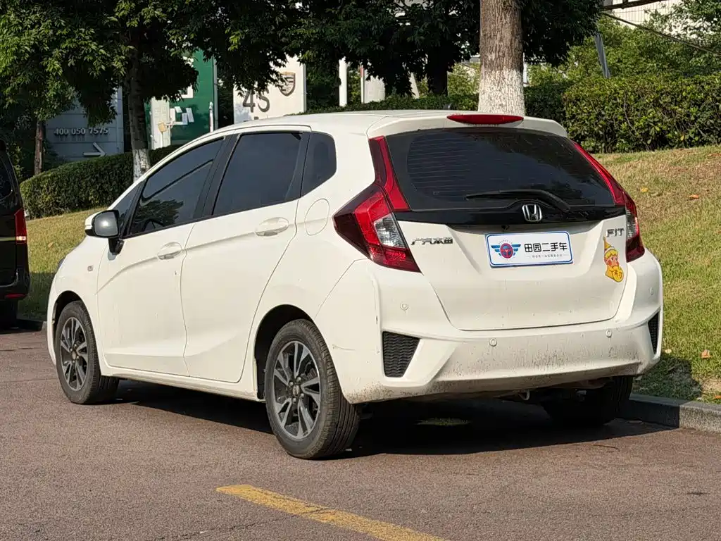 Honda Fit — миниатюра 4