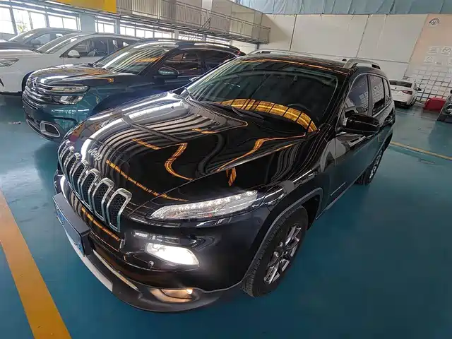 JEEP FREE LIGHT 2021