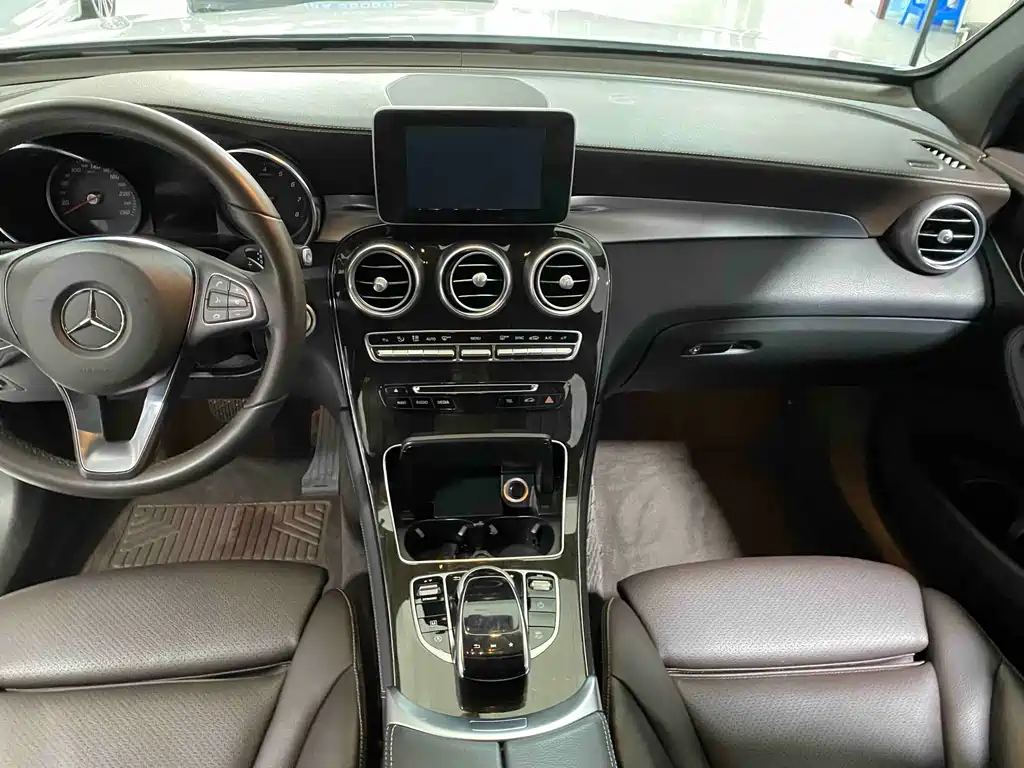 Mercedes-Benz GLC 2018 GLC 260 4MATIC Luxury