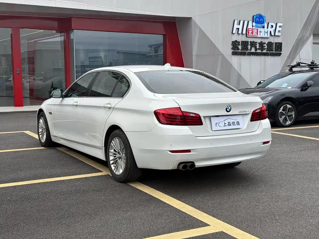 BMW 5 Series — миниатюра 27