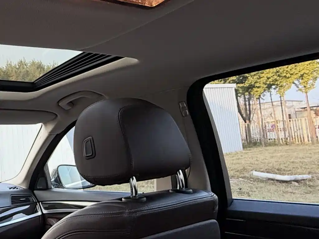 BMW 5 Series — миниатюра 15