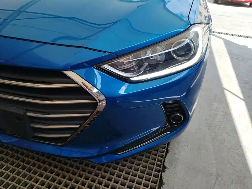 Hyundai Elantra — миниатюра 24