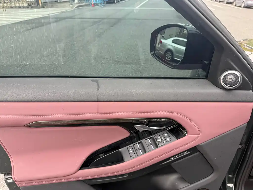 Land Rover Range Rover Evoque 2024 L SE