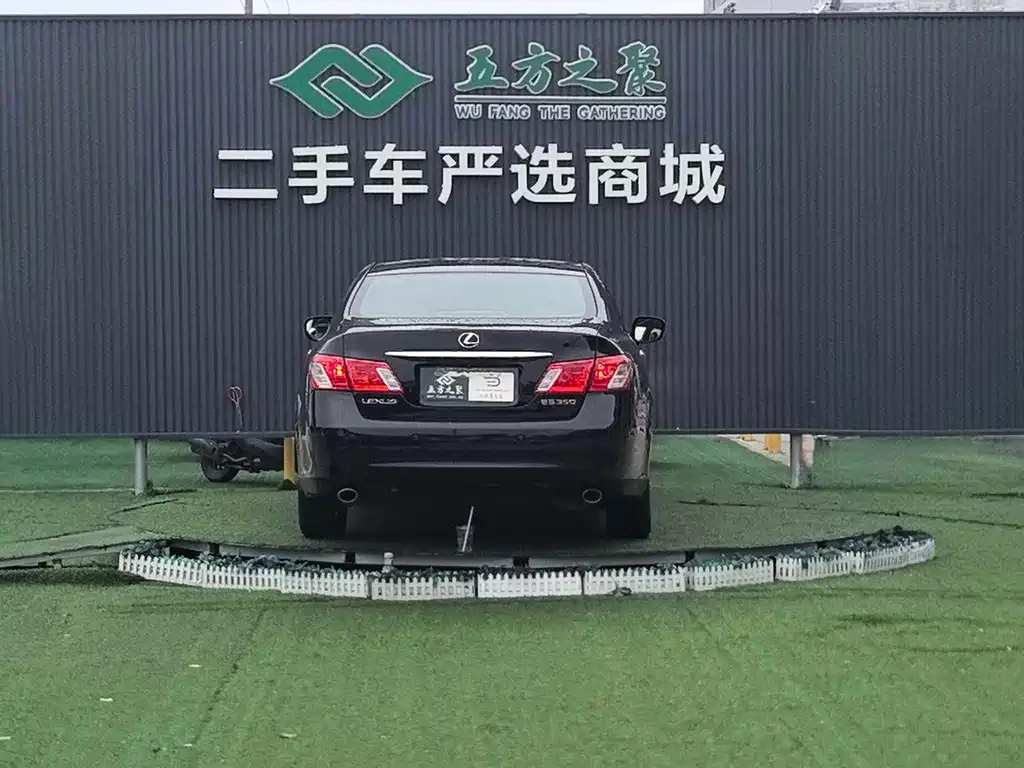 Lexus ES — миниатюра 7