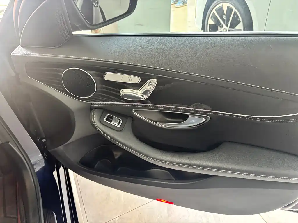 Mercedes-Benz C-Class — миниатюра 9