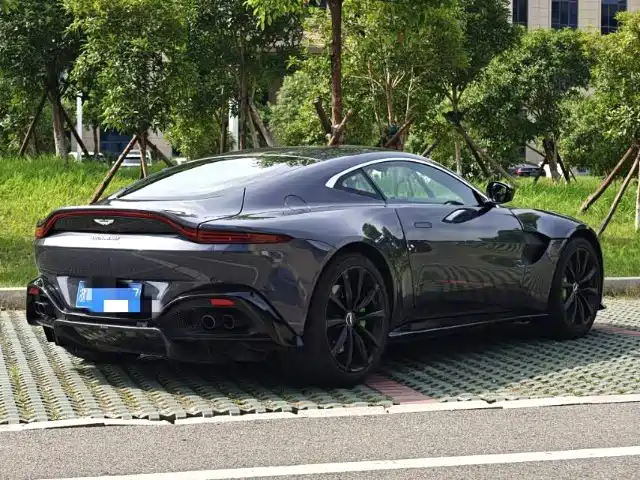 Aston Martin V8 Vantage — миниатюра 9