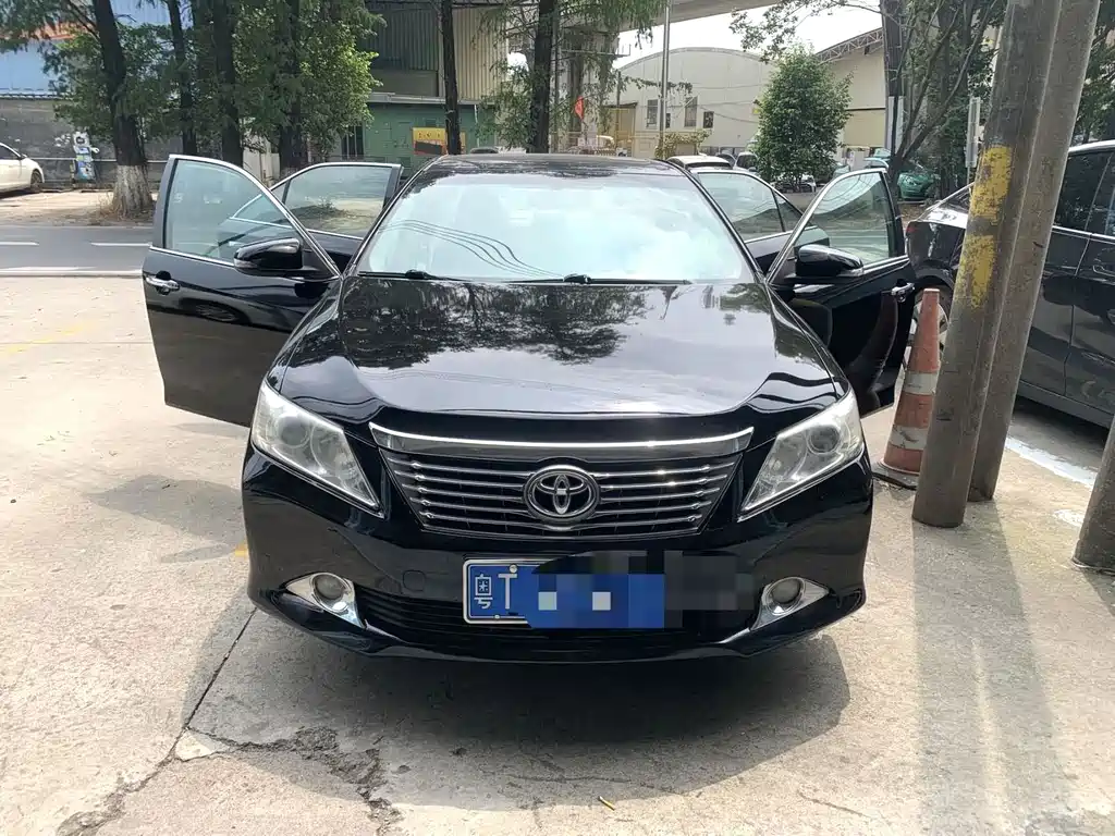 Toyota Camry — миниатюра 2