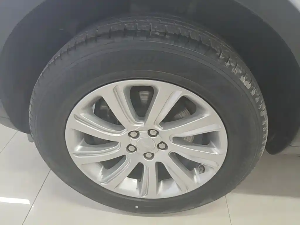 Land Rover Discovery Sport — миниатюра 23