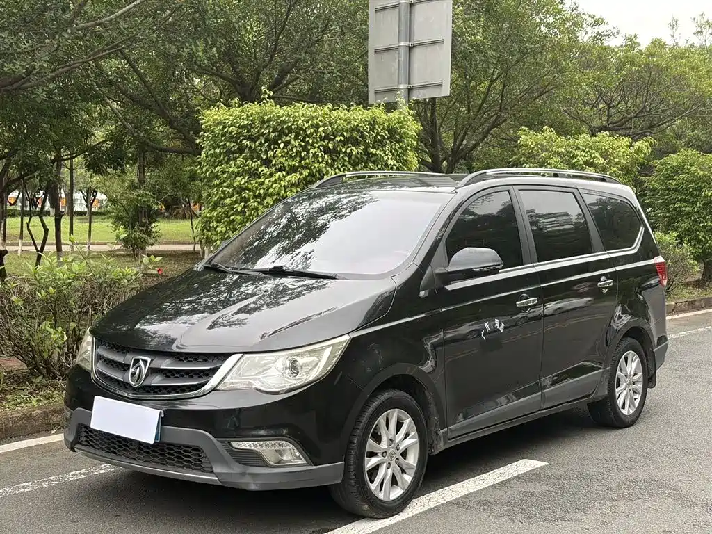 Baojun 730 2015