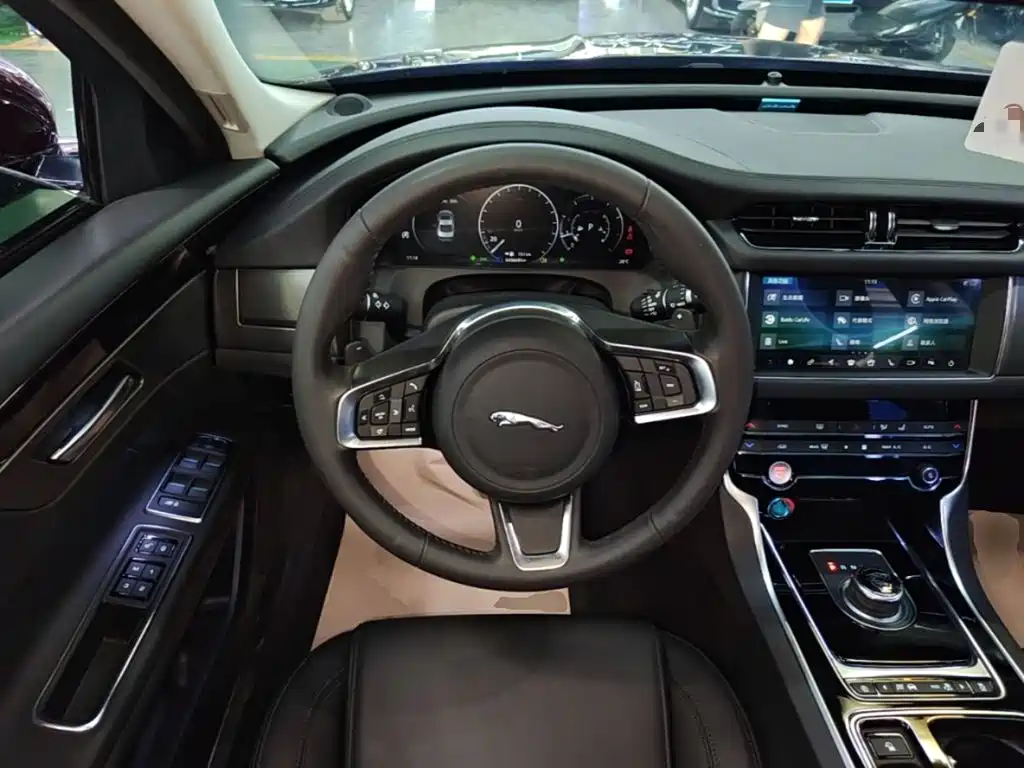 Jaguar XFL — миниатюра 11