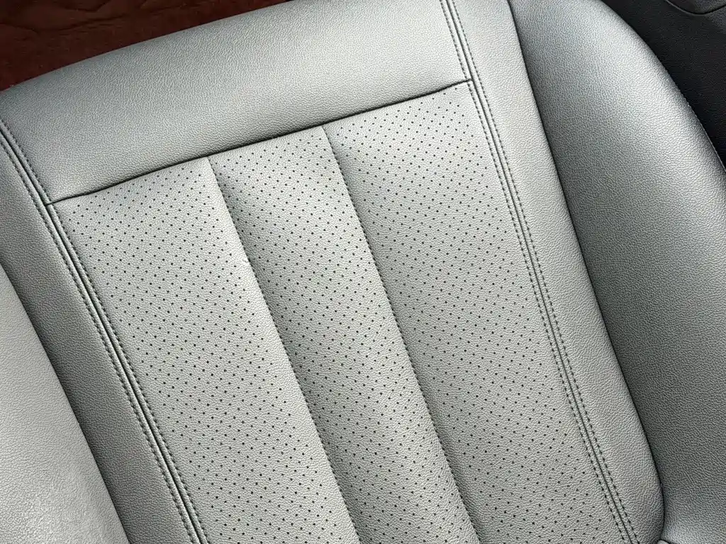 BMW 5 Series — миниатюра 13