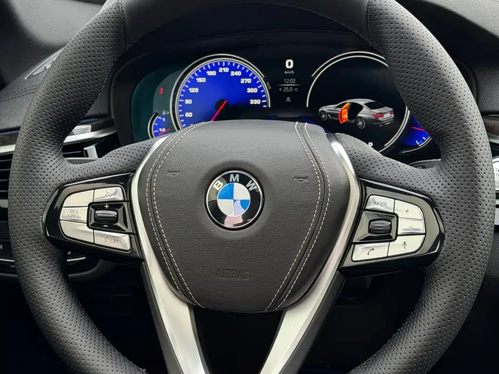 BMW 5 Series — миниатюра 21