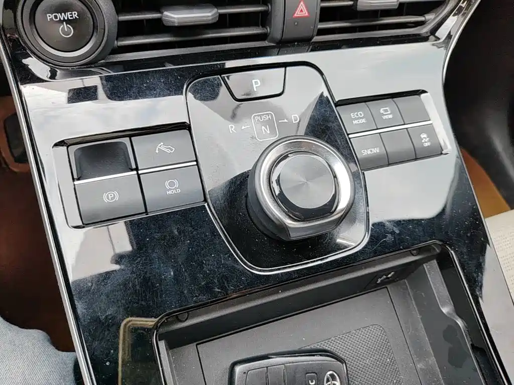 Toyota bZ4X — миниатюра 14