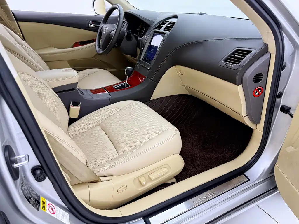 Lexus ES — миниатюра 27