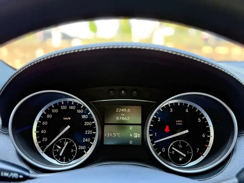 Mercedes-Benz M-Class — миниатюра 13