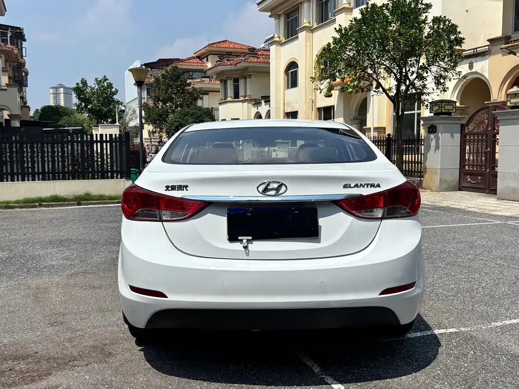 Hyundai Elantra Langdong — миниатюра 8