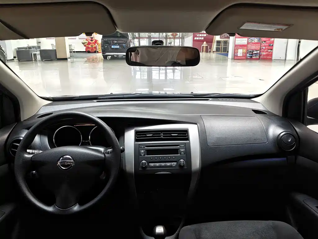Nissan Livina — миниатюра 4