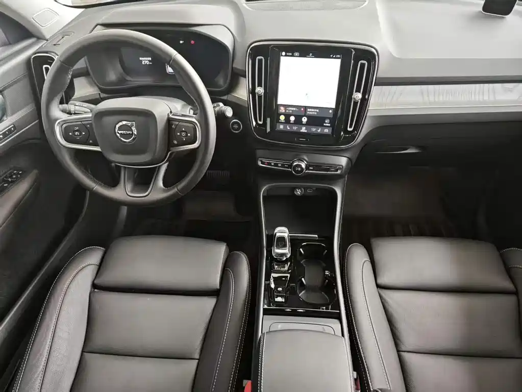 Volvo XC40 — миниатюра 11