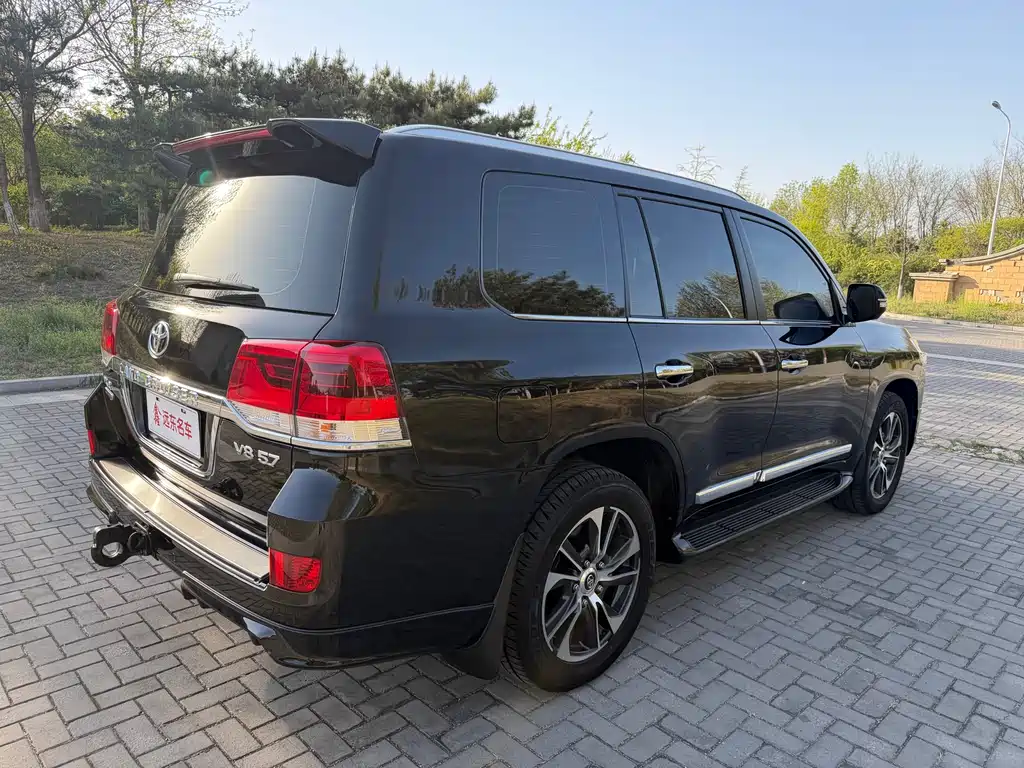 Toyota Land Cruiser 2020 5.7L AT