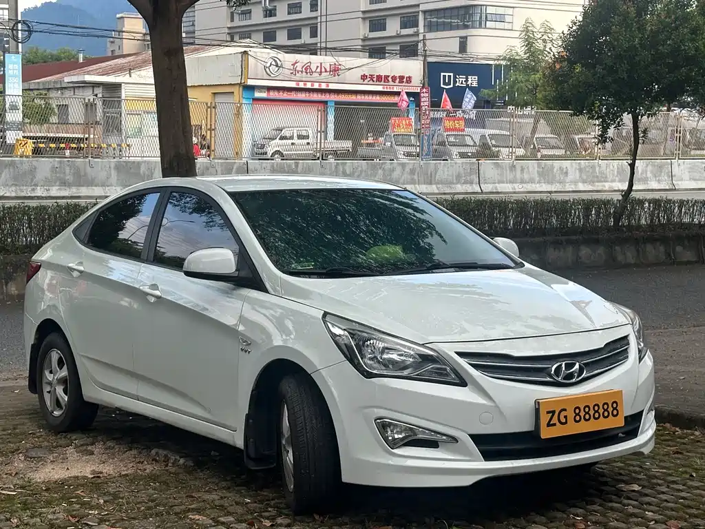 Hyundai Verna — миниатюра 3