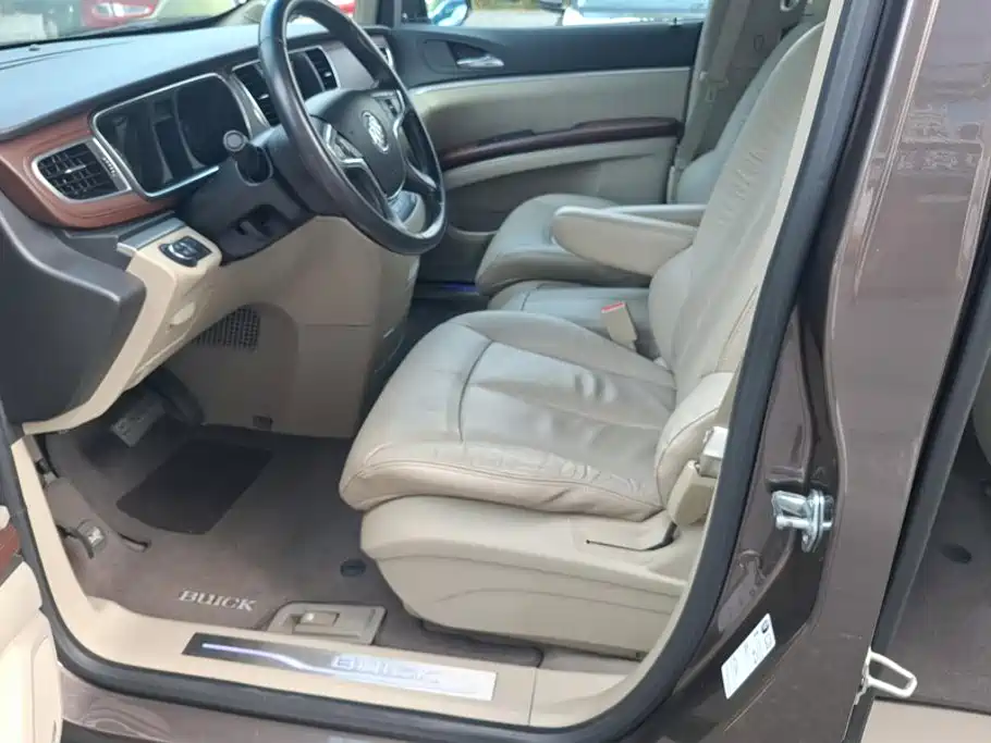 Buick GL8 — миниатюра 9