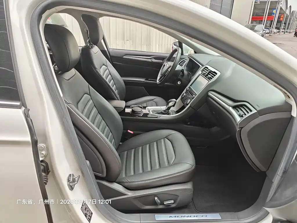 Ford Mondeo — миниатюра 12