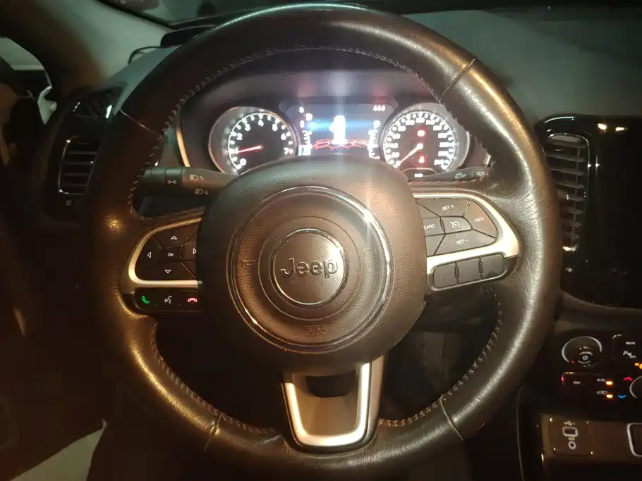 Jeep Compass — миниатюра 15
