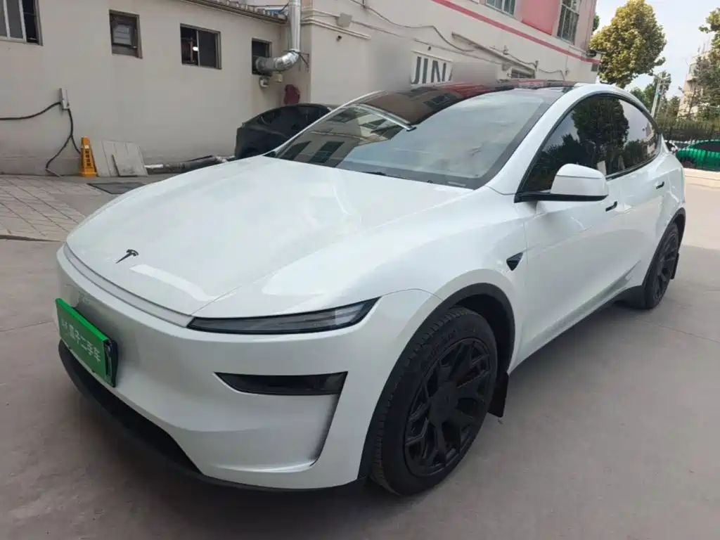 Tesla Model Y L