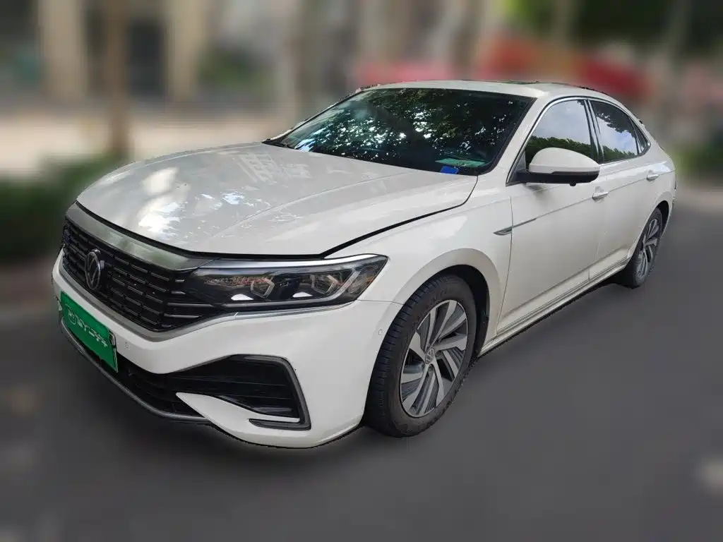 Volkswagen Passat PHEV — миниатюра 2