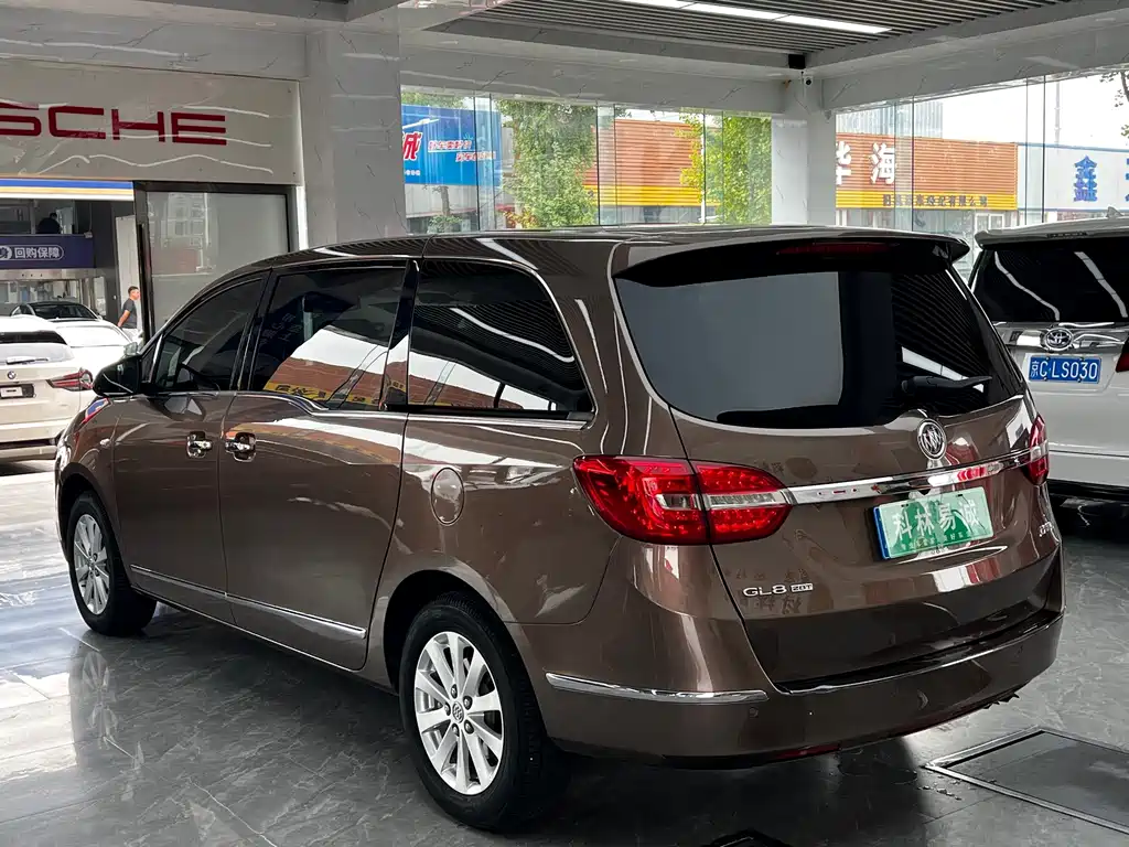 Buick GL8 — миниатюра 6