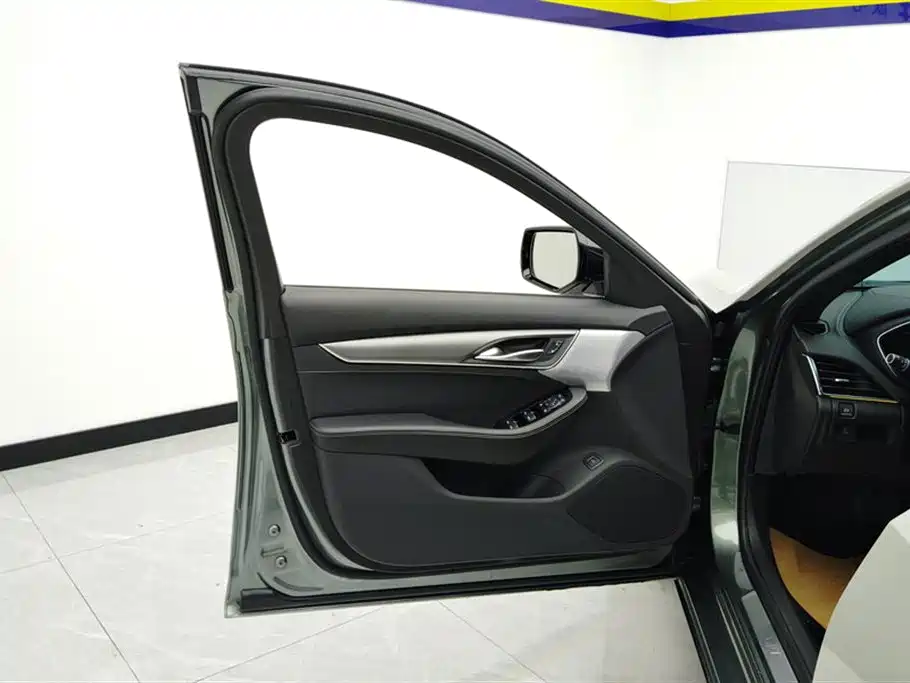 Cadillac CT5 2023 28T Luxury （ Standard ）