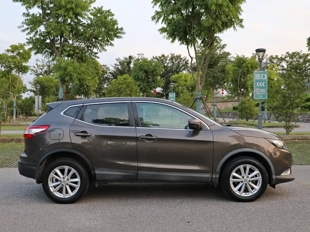 Nissan Qashqai — миниатюра 7