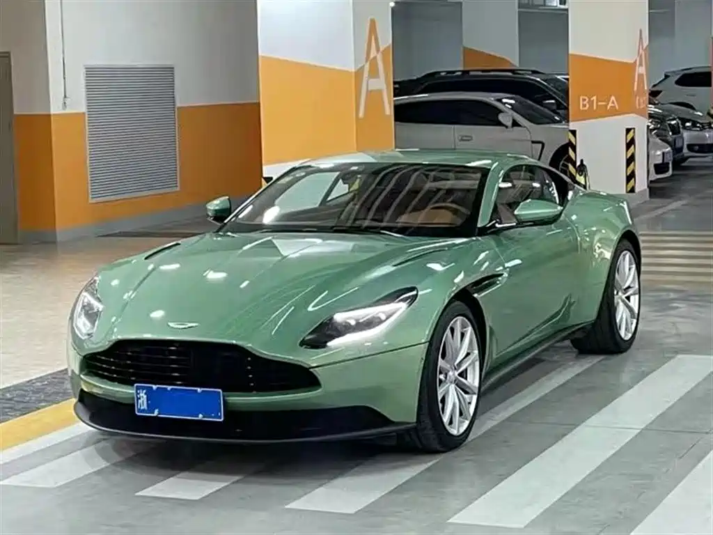 ASTON MARTIN  DB11
