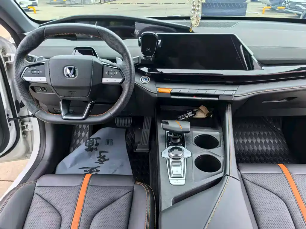 Changan UNI-V — миниатюра 5