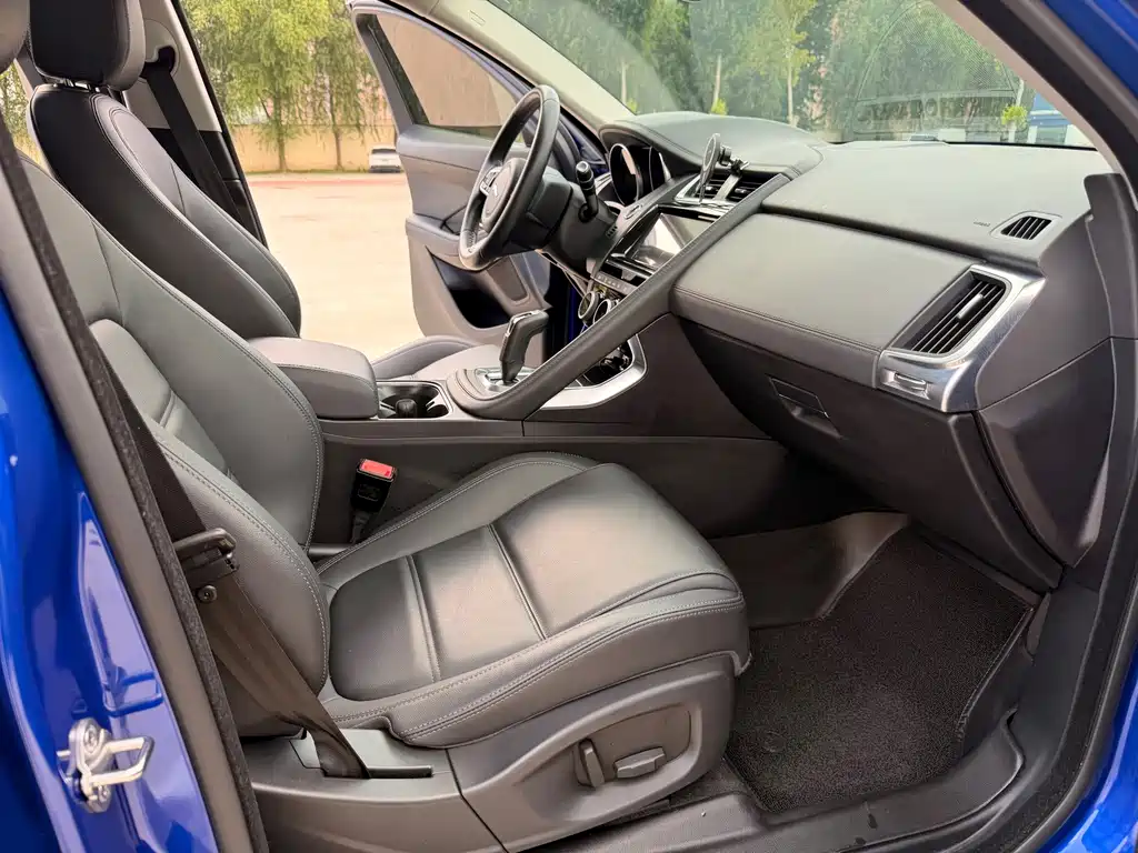 Jaguar E-PACE — миниатюра 9