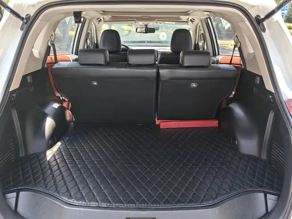 Toyota RAV4 — миниатюра 8