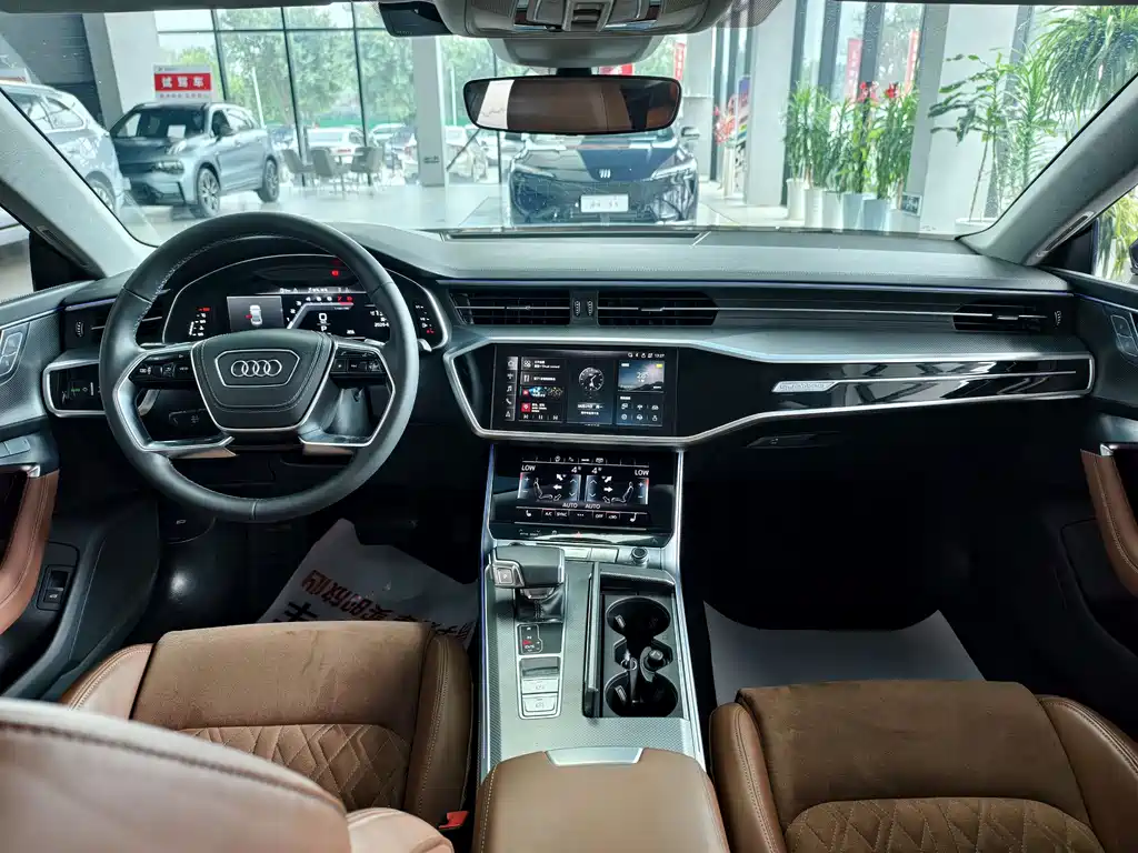 Audi A7L 2024 45 TFSI quattro