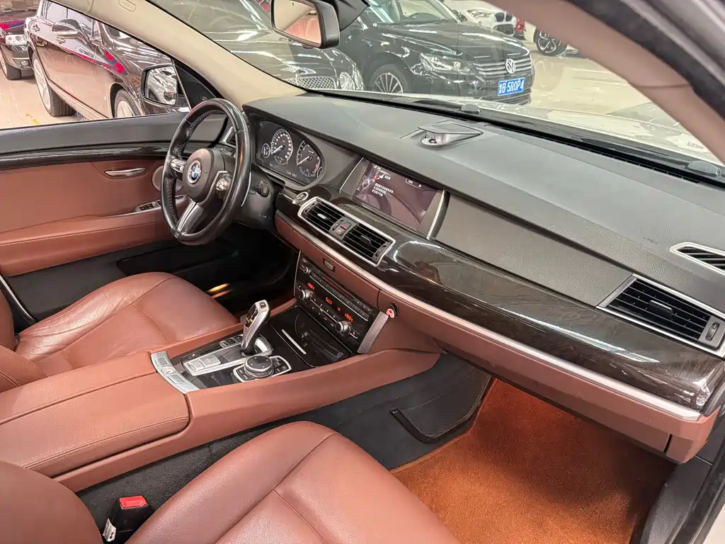 BMW 5 Series GT — миниатюра 14