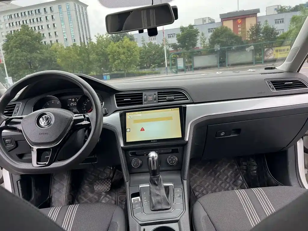 Volkswagen Lamando — миниатюра 7