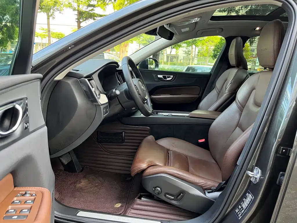 Volvo XC60 — миниатюра 10