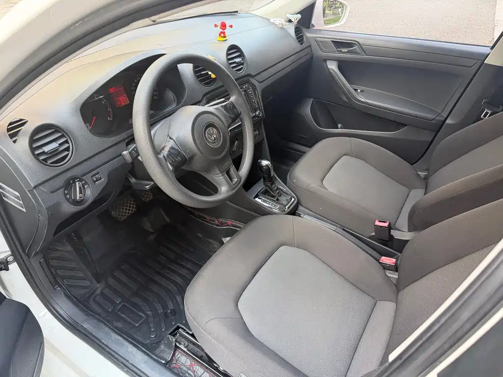 Volkswagen Jetta — миниатюра 4