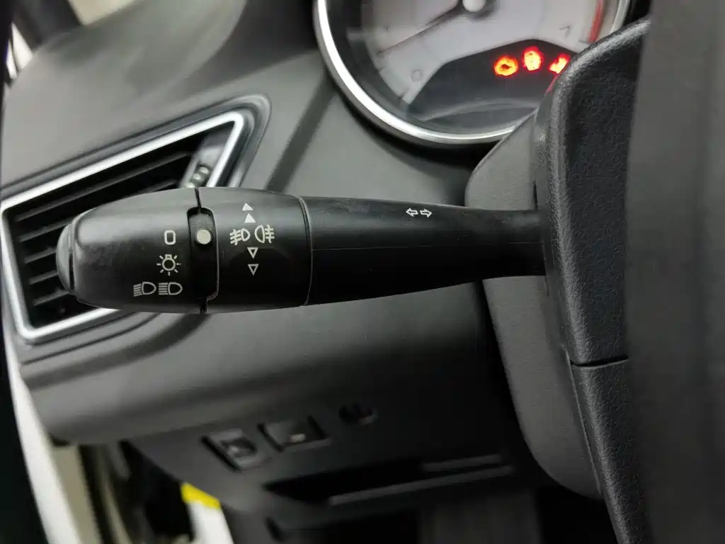 Peugeot 308 — миниатюра 21